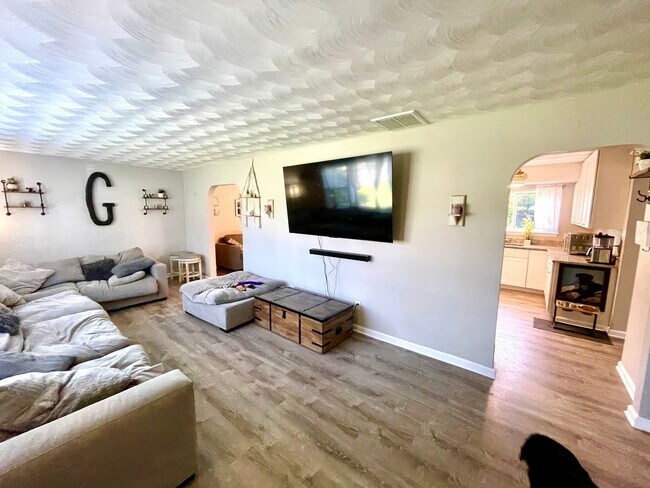 Photo - 4-Bedroom Home with Bonus Flex Room