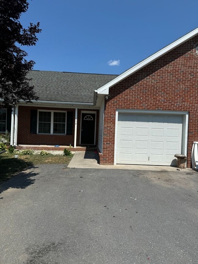 Building Photo - Rental in Timberville