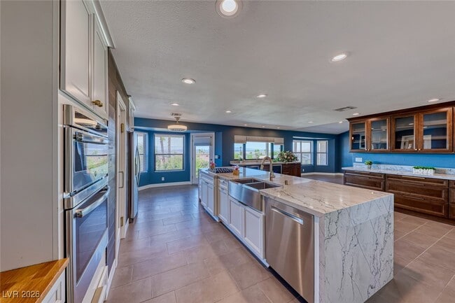 Building Photo - 969 Marigold Ct