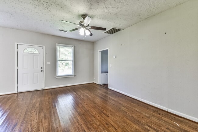 Photo - Comfy 3 Bedroom Home Complete Rennovation!...