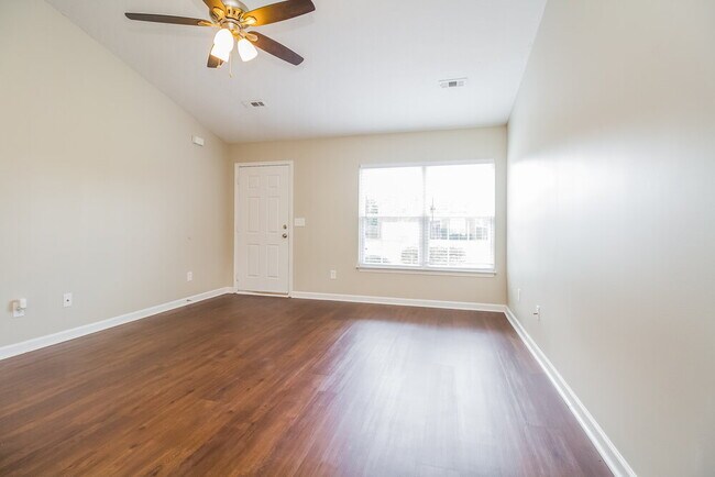 Photo - 3014 Deer Trail Dr