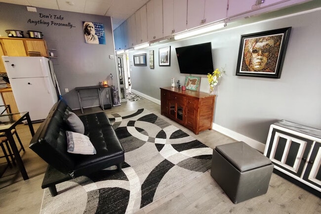 Photo - 318 107th St SW Unit c