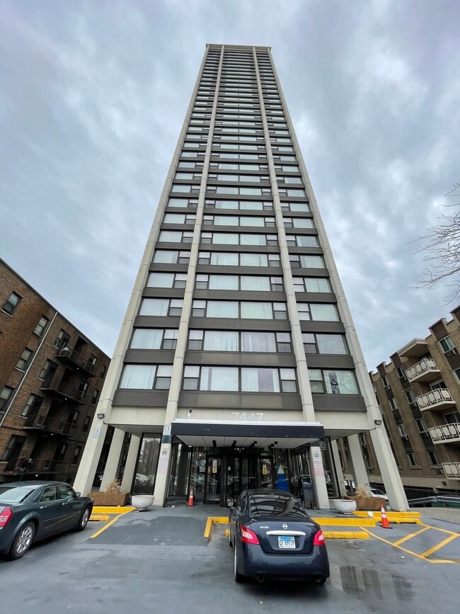 7447 S South Shore Dr