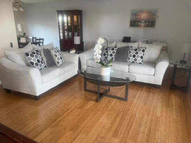 Photo - 1004 SE 8th St Unit 202