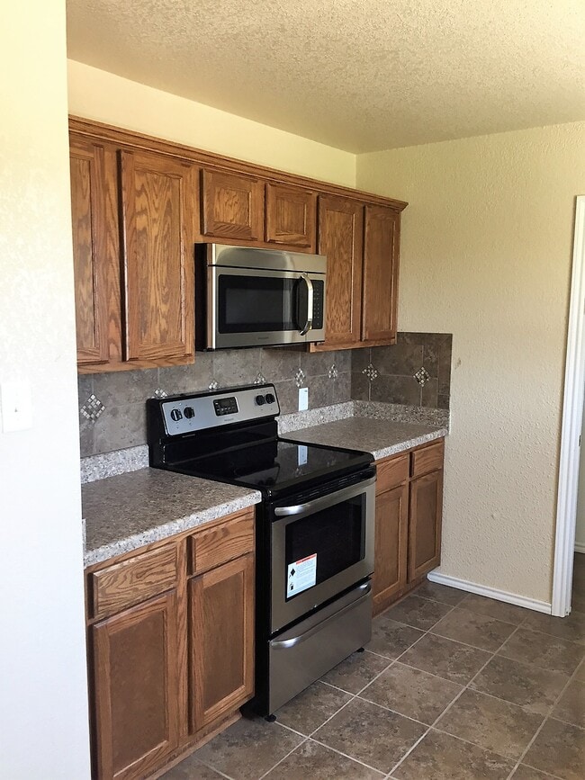 Photo - 941 Brookview Dr