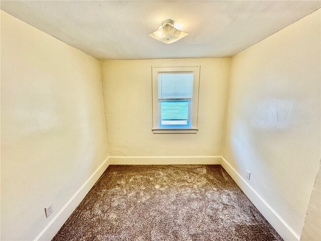 Photo - 235 E Elm St