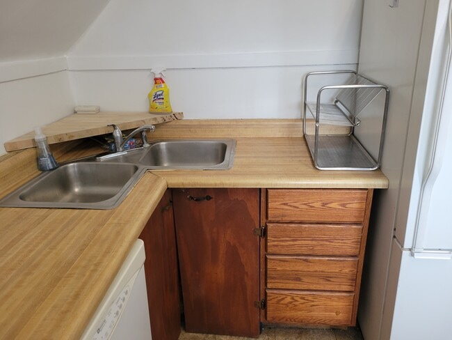 15 linear ft countertop