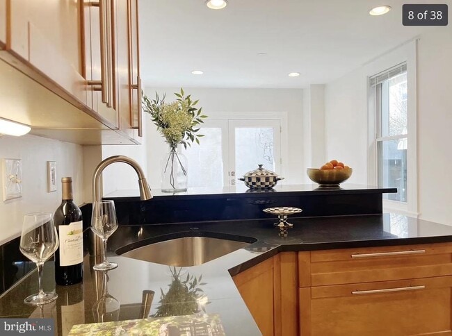 Building Photo - 1026 Riverside Ave