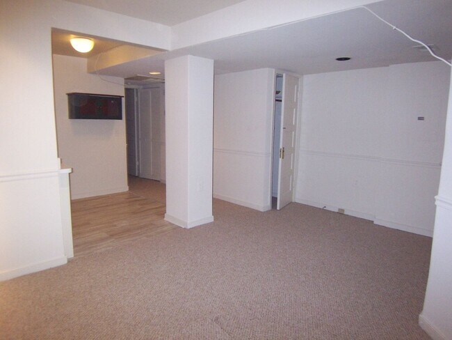 Photo - Extraordinary lower Level 1 bed 1.5 bath i... Unit 1