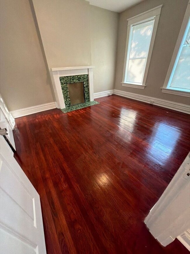 Photo - 2 bed/1 bath upper unit