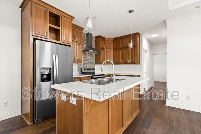 Photo - 144 Larkwood Cir