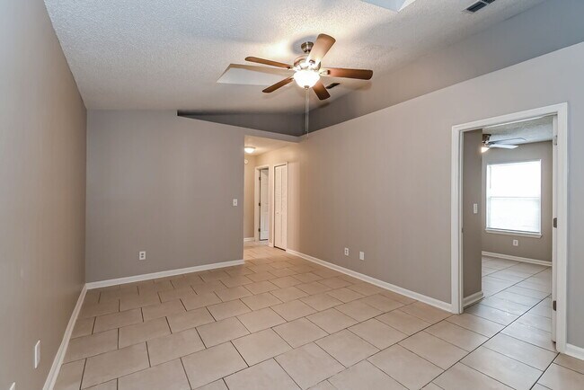 Photo - 9956 Somerset Grove Ln