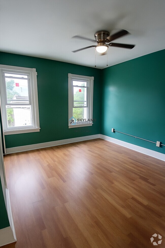 Building Photo - 881 N 46th St Rental