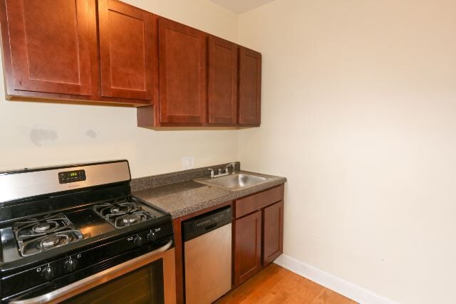 Photo - 3812 N Pine Grove Ave Unit E2