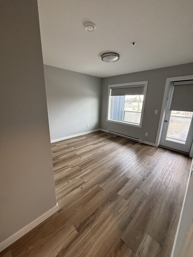 Photo - 475 St Anne's Rd Unit 323