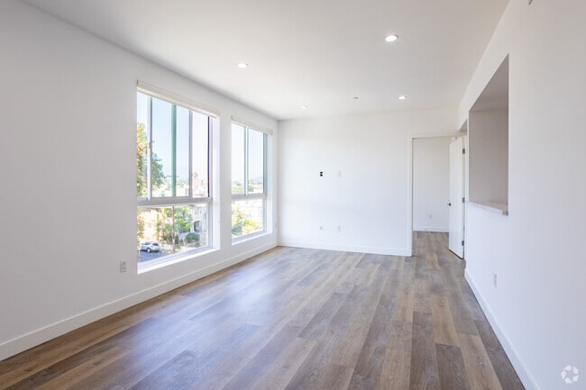 2BR, 2BA Living Room
