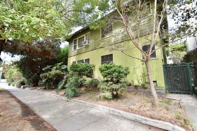 Building Photo - 1507 Silver Lake Blvd Unit 1511 1/2 Rental