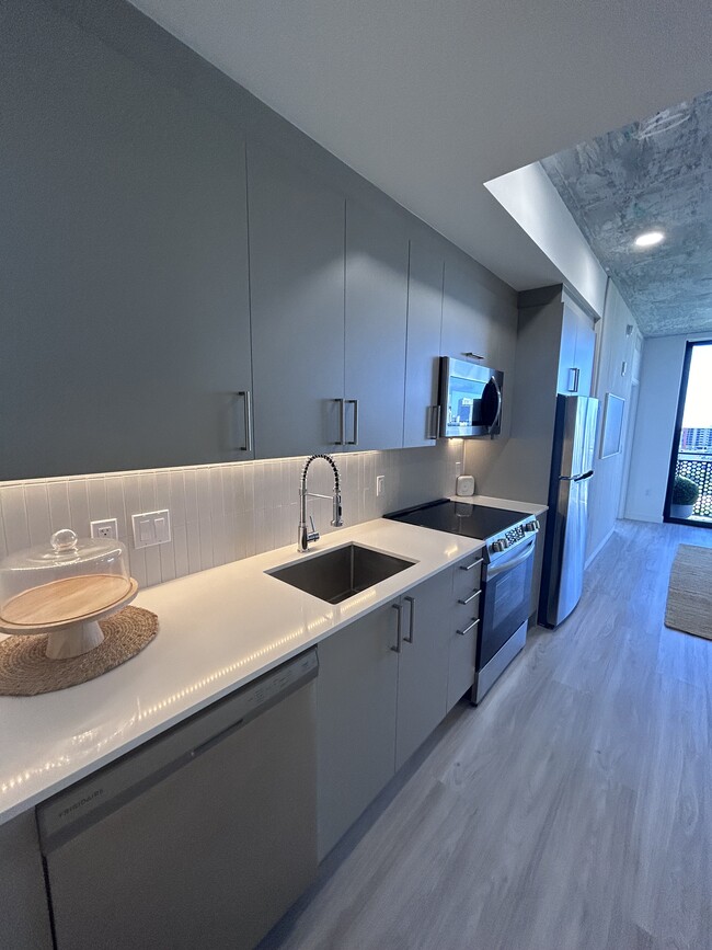 Building Photo - 201 NW 16th St Unit 1513 Rental