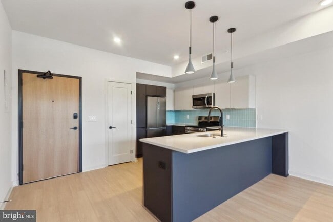 Building Photo - 1775 N American St Unit 2B2BA Rental