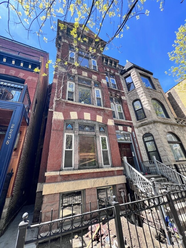 Building Photo - 2240 N Halsted St Unit 1 Rental