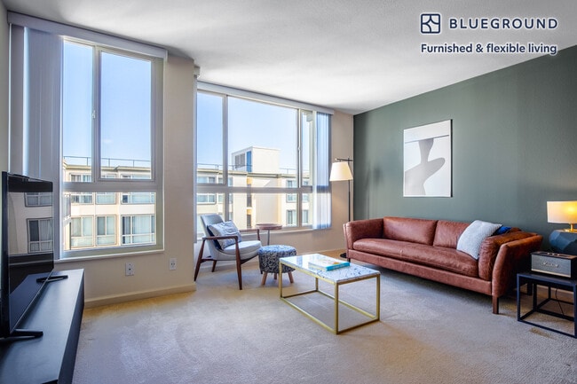Building Photo - 2290 Stockton St Rental