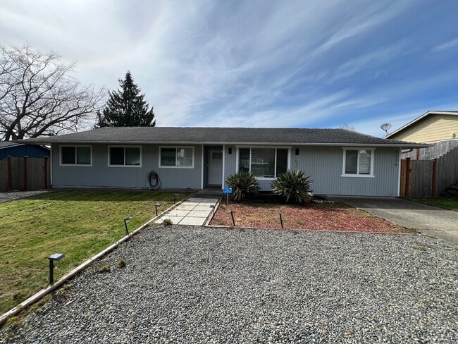 Building Photo - 5326 Green Hills Ave NE