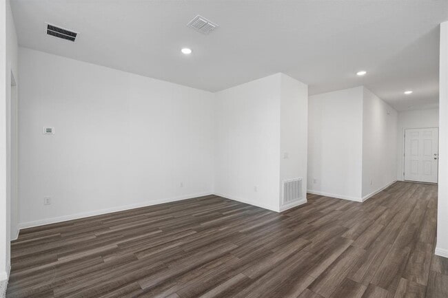 Photo - 105 Bridgeview Dr