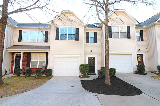 Move-in ReadyTownhome!! - Move-in ReadyTownhome!!