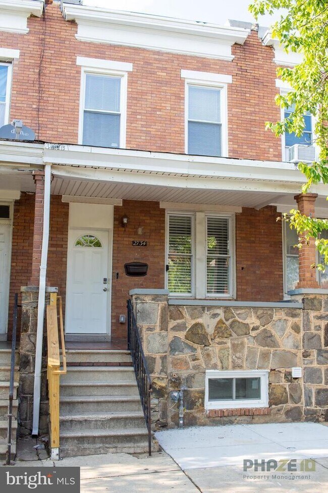 Photo - 2734 Ashland Ave