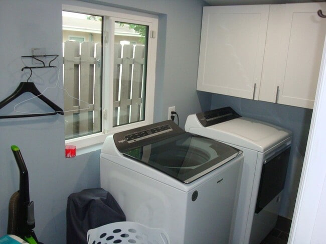 Photo - 31 NE 48th Ct