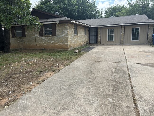 Building Photo - 1525 Marydale Ave Rental