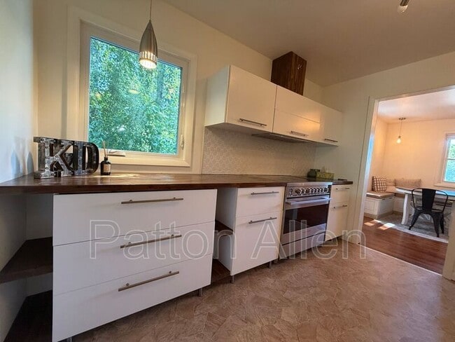 Photo - 44 Broadview Ave