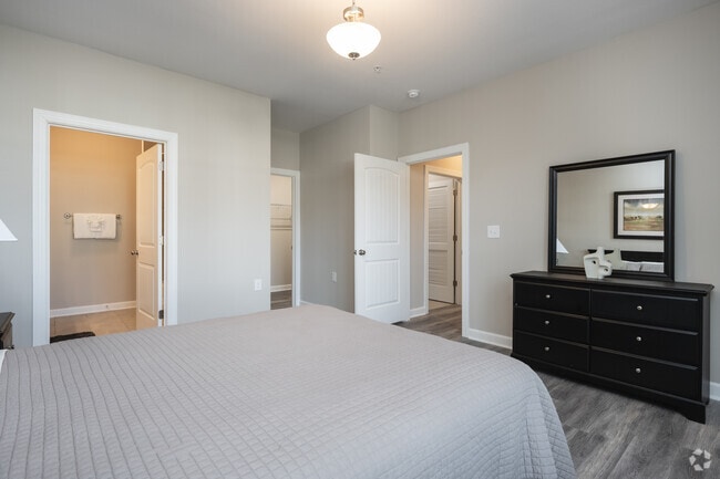2BR, 2BA - 1,122SF - Bedroom