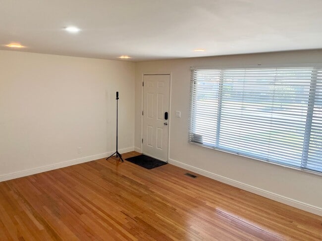 Photo - Beautiful 5 Bedroom, 3 Bathroom Family Home in Cottonwood Heights