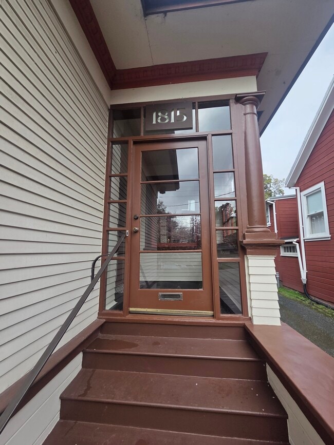 Photo - 1815 Francisco St