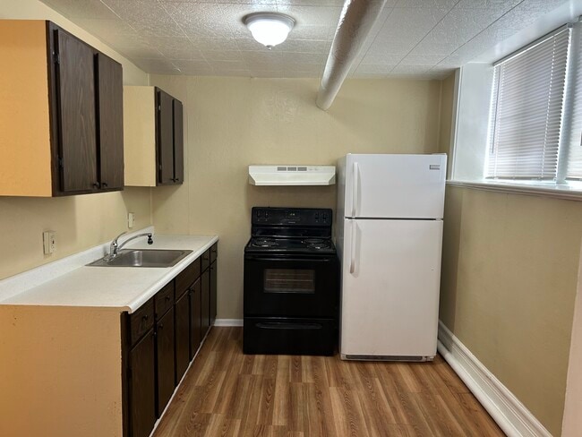 Kitchen - 251 E Broadway