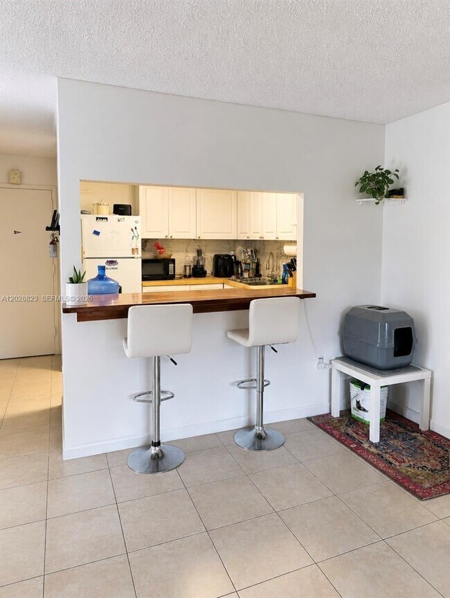 Photo - 16851 NE 23rd Ave Unidad B214