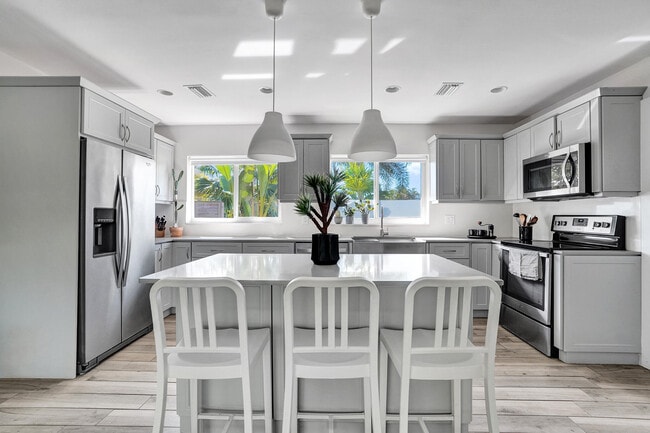 Photo - 1299 SW 9th St