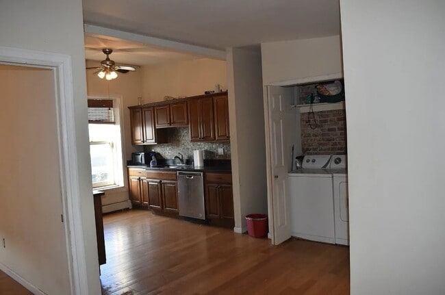 Photo - 138 Court St