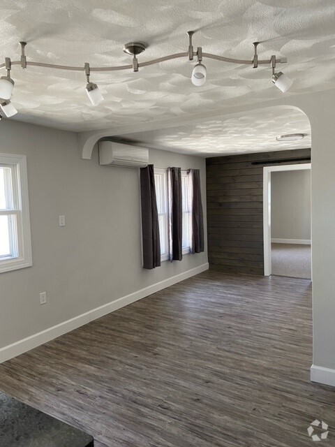 Building Photo - 20 Saint Charles St Unit 1B Rental