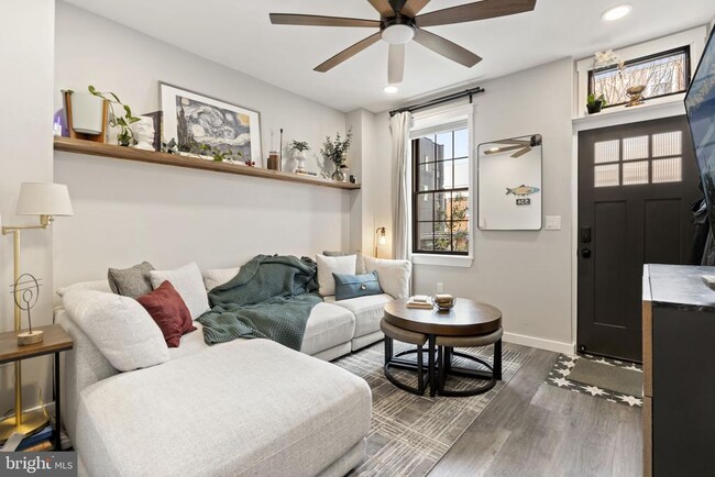 Building Photo - 526 E Thompson St