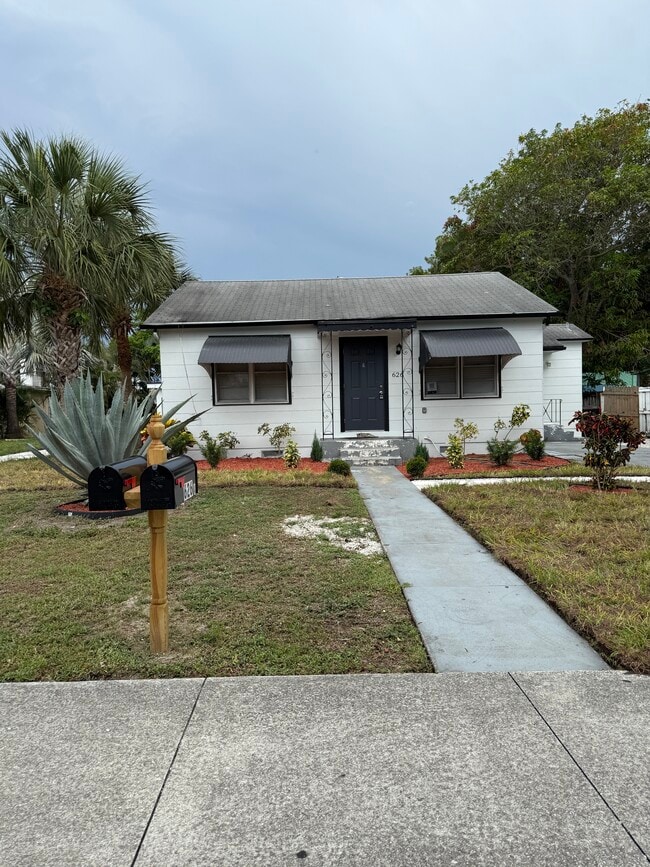 Building Photo - 626 37th St Rental