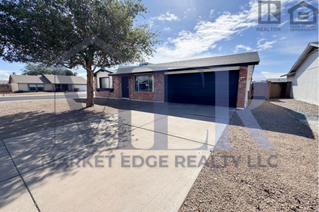 Photo - 3Bed/2Bath Home at Olive Ave/103rd Ave! Ready for Immediate Move-In! -- RV GATE! NO HOA!