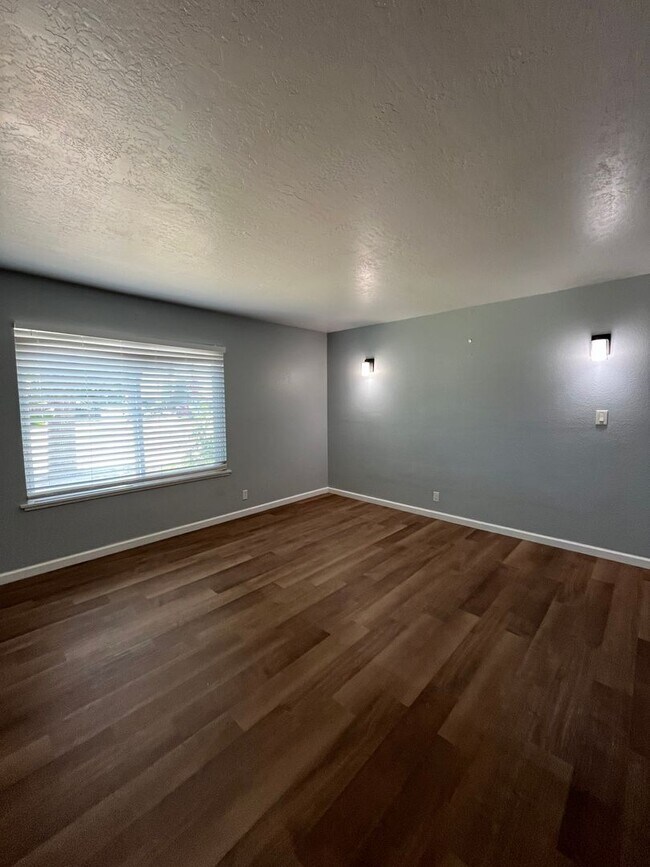 Photo - Available Now! Move-In Ready