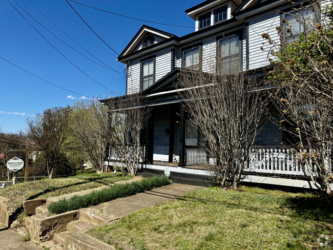 Building Photo - Fully Furnished 3 bed / 1.5 bath Historic ... Rental