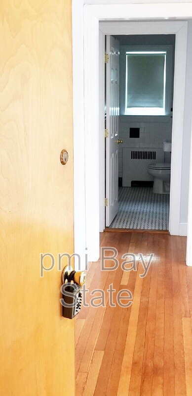 Photo - 192 Holbrook Rd Unit Apt 4