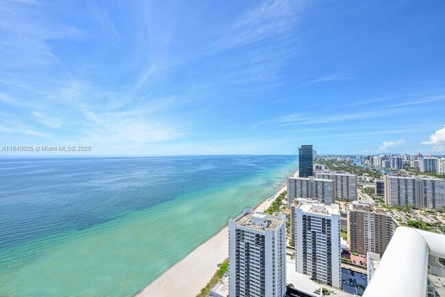 Building Photo - 1850 S Ocean Dr Unit 4204 Rental