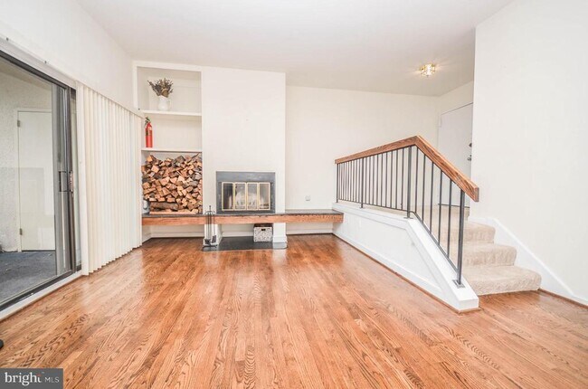 Photo - 122 Roberts Ln Unit 400