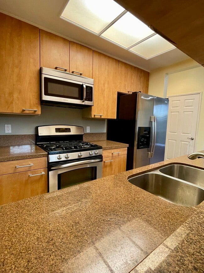 Photo - 812 N Hudson Ave