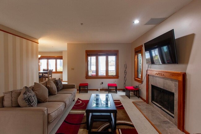 Photo - 33 Clearwater Dr